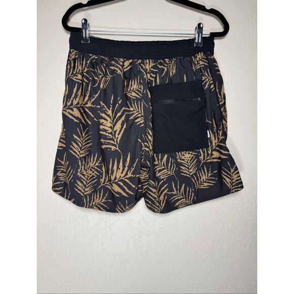 Vuori Trail Shorts - Picture 2 of 5